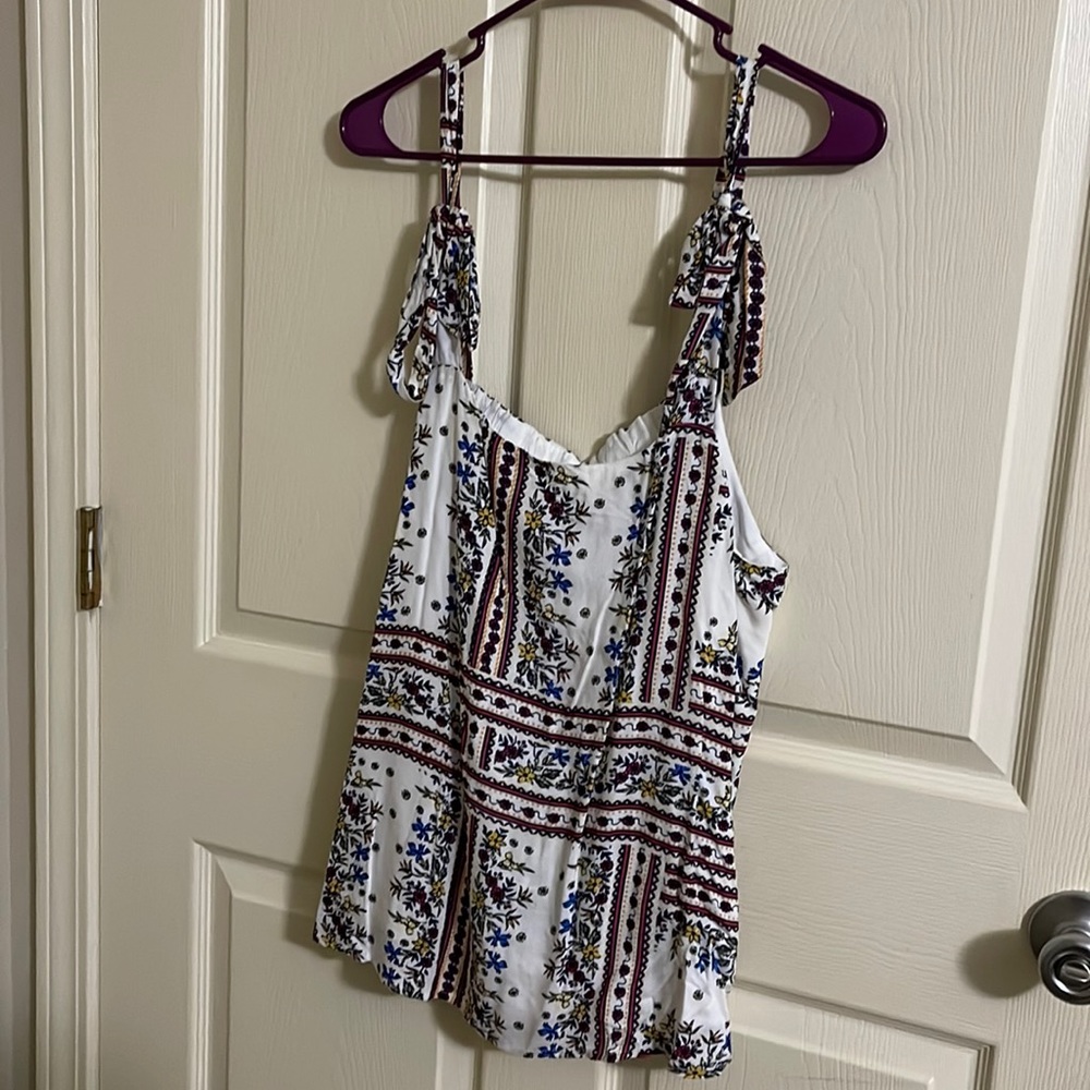 Gilli Adjustable Strap Floral Top Size: 1X
